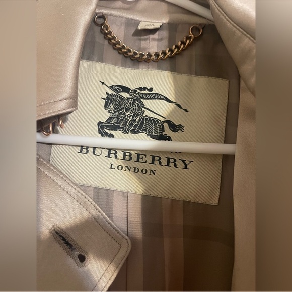 Burberry 100% Mulberry Silk Trench Coat - Picture 8 of 13